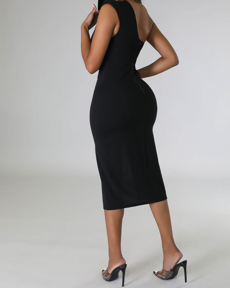 One-Shoulder Hip-Wrapped Slim Dress