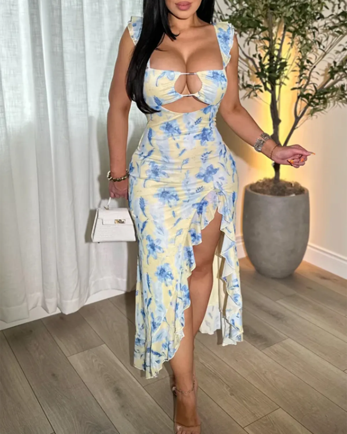 Gentle And Sexy Slim Fit Bevel Lace Long Dress